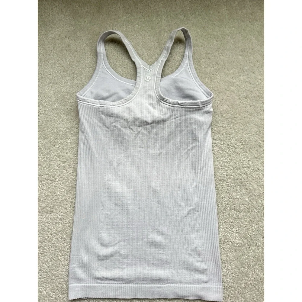 Lululemon Women's Athletic Lot Size 2 Fast Free Shorts Tank Black Ribbed White